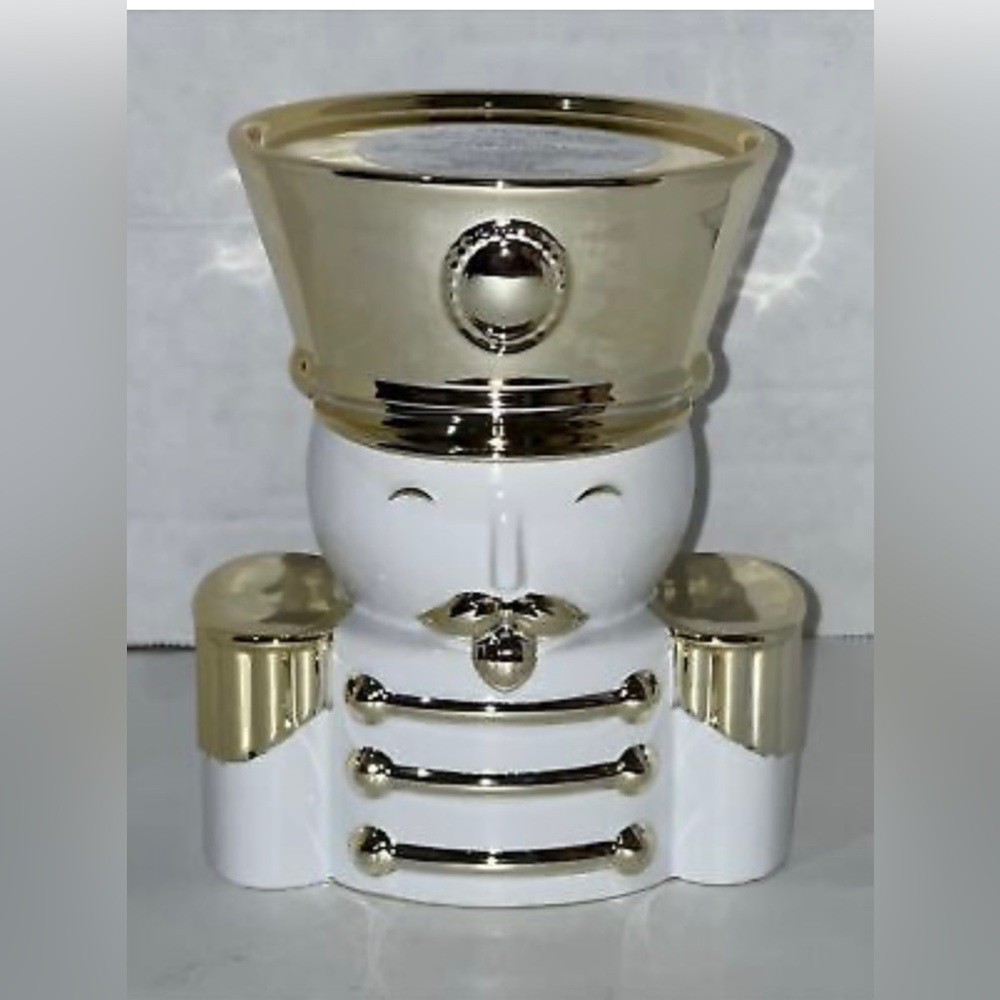 Bath and Body Works 2022 Christmas Nutcracker 3 wick Candle Holder, New